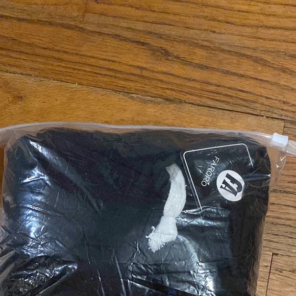 NWT Jogging pant& comfy Henley style top black with white stripes on right side - Picture 4 of 4